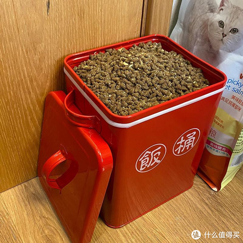 「猫粮储存桶」:环保材料，清洁卫生，让主人放心使用！